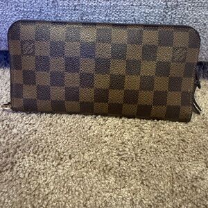 Louis Vuitton Damier Wallet